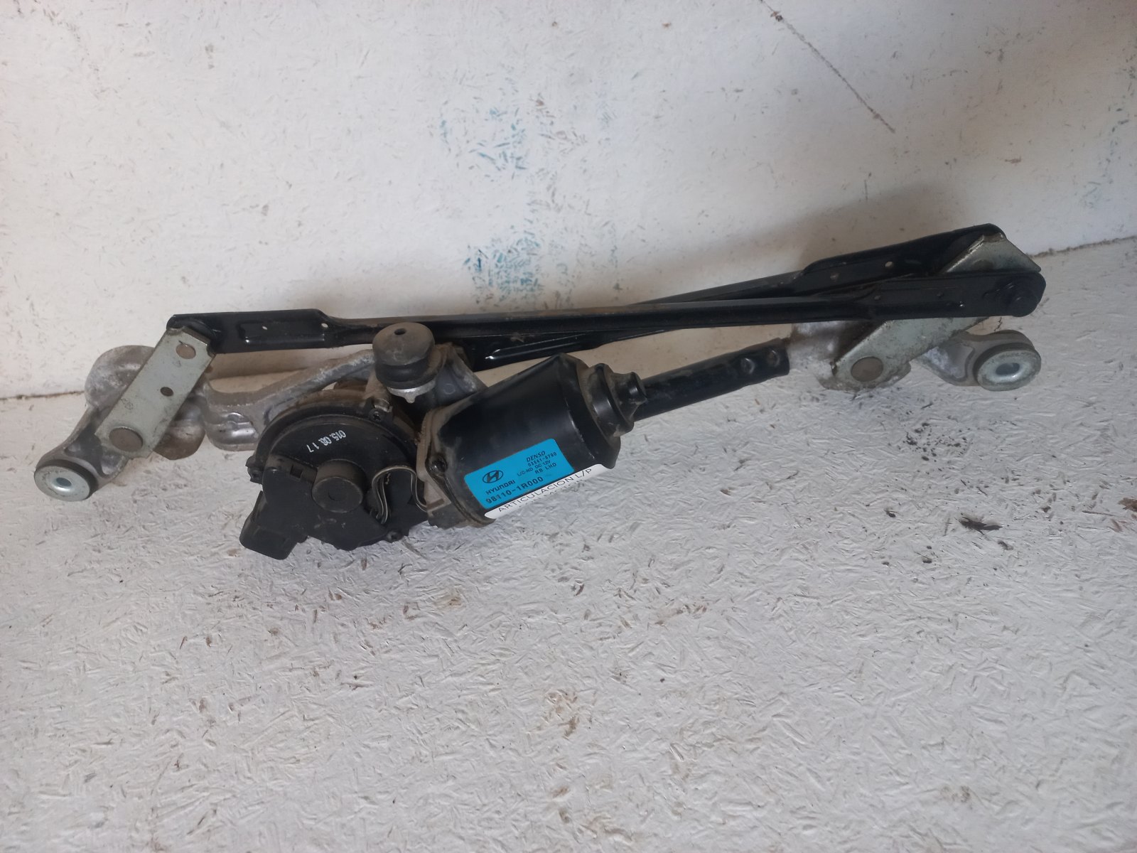 Articulación limpia parabrisas con motor accent rb — Accent rb